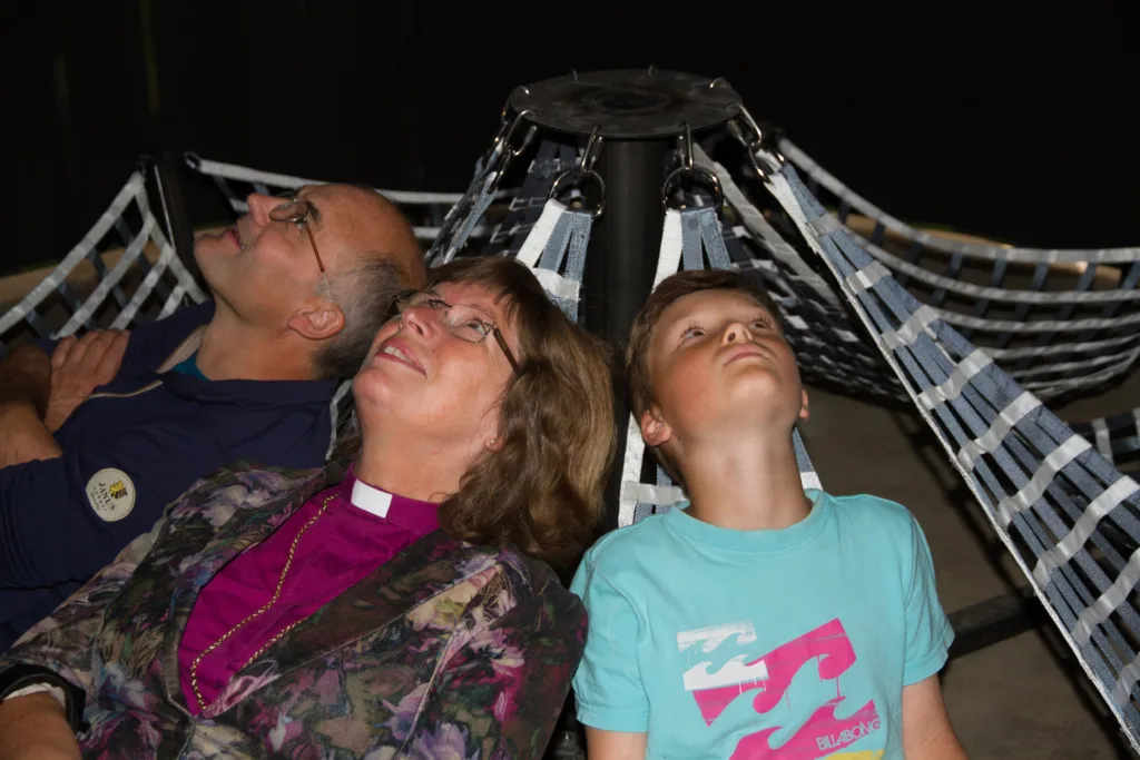 Anita Land 9760 Liggekinoen med en animasjonsfilm, der en får møte jordorganismene (Foto: Anita Land)