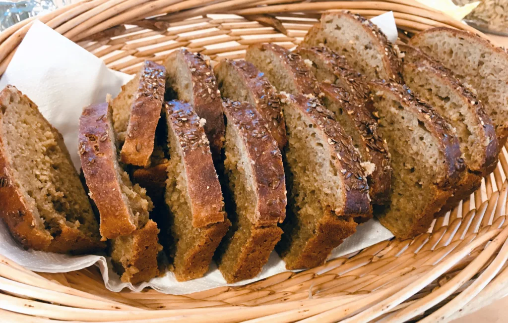 Brød Foto Anita Land Utmerket brød kan lages av mel fra gamle kornsorter dyrket i Nord-Trøndelag (Foto: Anita Land)