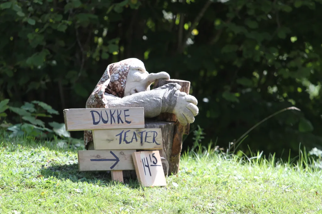 Dukketeater Dukketeatertruppen har forestilling for store og små!