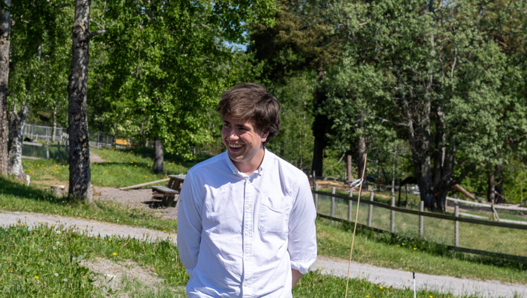 GE3 A4725 Enhanced NR 2 Stipendiat Kristian Hansen har blant annet sett på miljøpåvirkningen fra konvensjonelle og økologiske gårder og effekt på biodiversitet i doktorgraden sin. (Foto: Vegard Botterli)