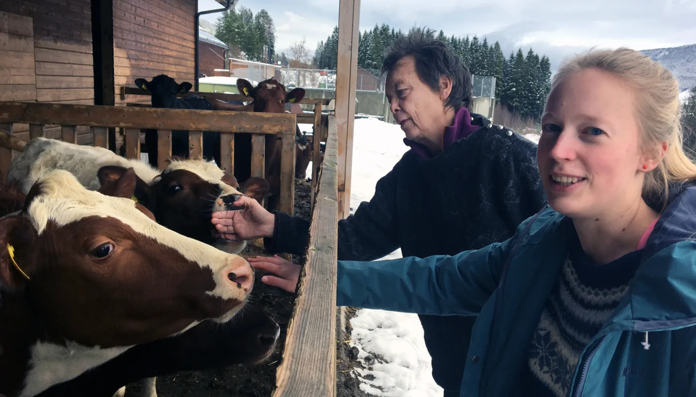 Kristin Og Rosann Forskarane Kristin Sørheim og Juni Rosann Johansen arbeider med dyrevelferd og dyrehelse (Foto: Anita Land)