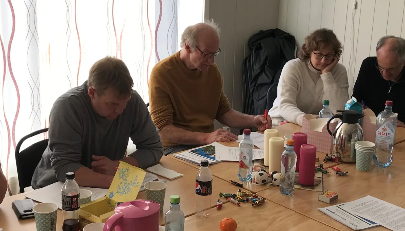 1 Cool Crowd Fokus Gruppe Oktober 2018 Redigert Ivrig konsentrasjon på et Fokusgruppemøte på Skaun Økomjølk