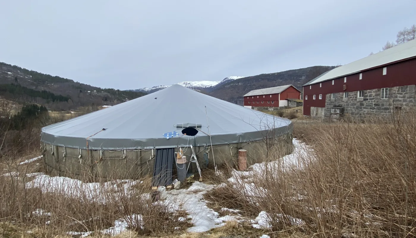 Metansensor hovedbilde jpg METANUTSLIPP: Sensorer skal utplasseres over gjødsla i bløtgjødsellager for å drive kontinuerlig måling av utslipp av metan, som er en sterk klimagass. (Foto: NORSØK)